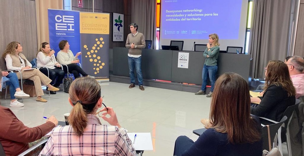 FEVECTA participa en Alzira en el Desdejuni networking del CEEI sobre necessitats i solucions per a les entitats del territori